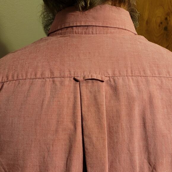 Izod Red Chambray Button Down Shirt XL Cotton Classic Preppy Check Collar Logo - Picture 3 of 10